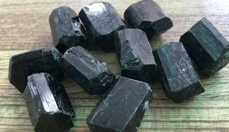 黑碧玺净化方法 黑碧玺净化方法