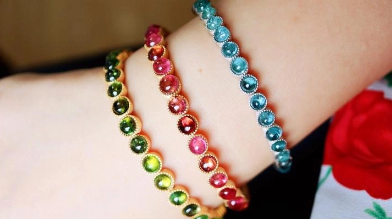 碧璽戴右手 碧璽戴右手