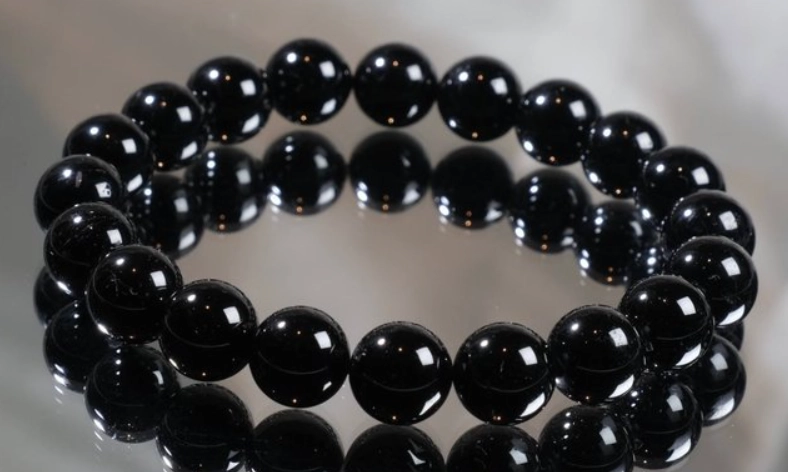 黑碧璽淨化水晶完整指南：功效、使用方​​法与常見疑問解答