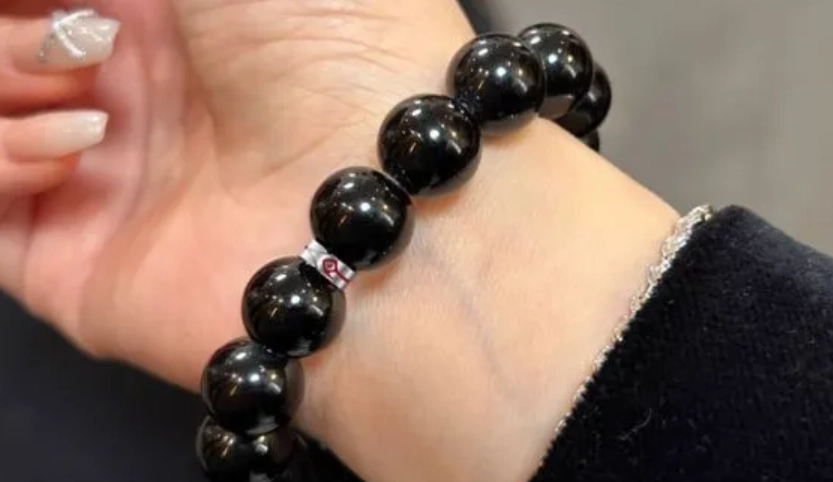 碧璽戴右手 碧璽戴右手